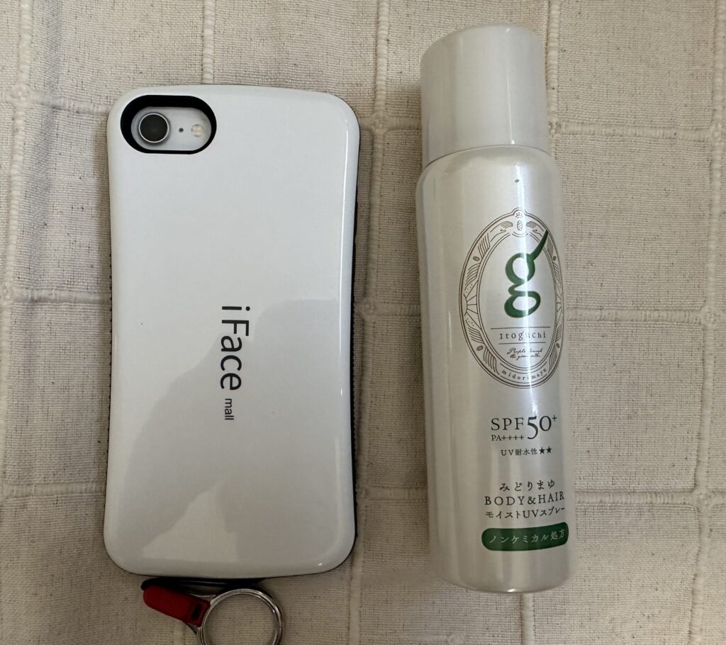 イトグチのボディ&ヘア用モイストUVスプレー。SPF50+で敏感肌でも使いやすく、ひんやり感もある日焼け止め